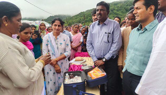 VJNNS-INFOSYS-GFWSS-WATER QUALITY TESTING BY VWSC MEMBERS IN THE PRESENCE OF A.S.R DISTRICT COLLECTOR A.S.DINESH KUMAR GARU IN SAMAGIRI VILLAGE-02-12-2024